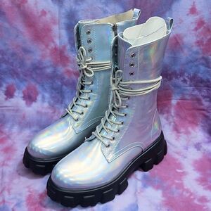 NIB N.Y.L.A. Dollskill Holographic Lace-Up Ankle Combat Boots: 7.5